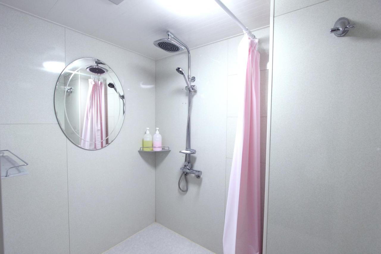 I Osaka House Hotel Kültér fotó